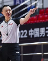 yabo- 都灵德比激战成平，争议判罚引热议  